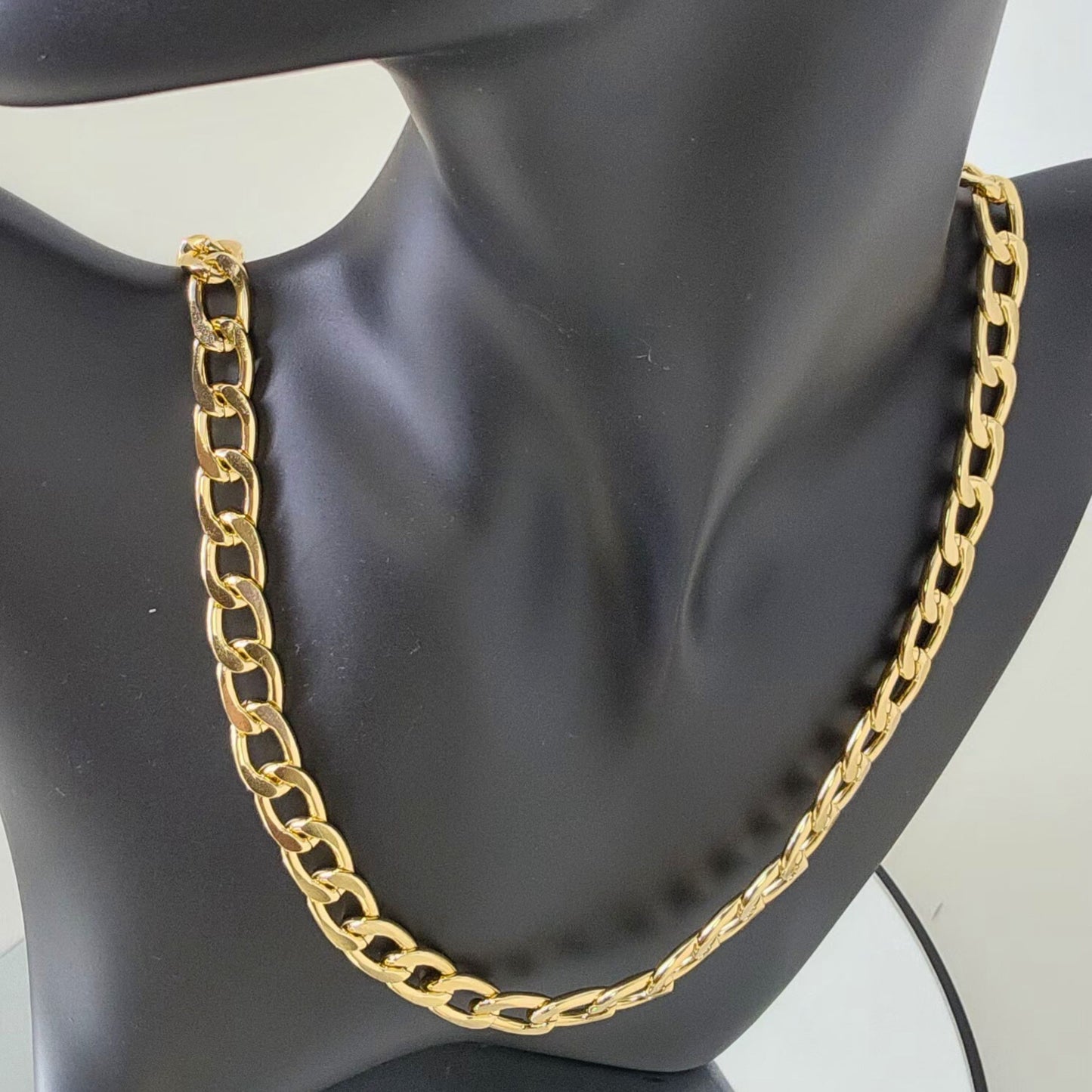Chic Curb Chain with Magnetic Clasp