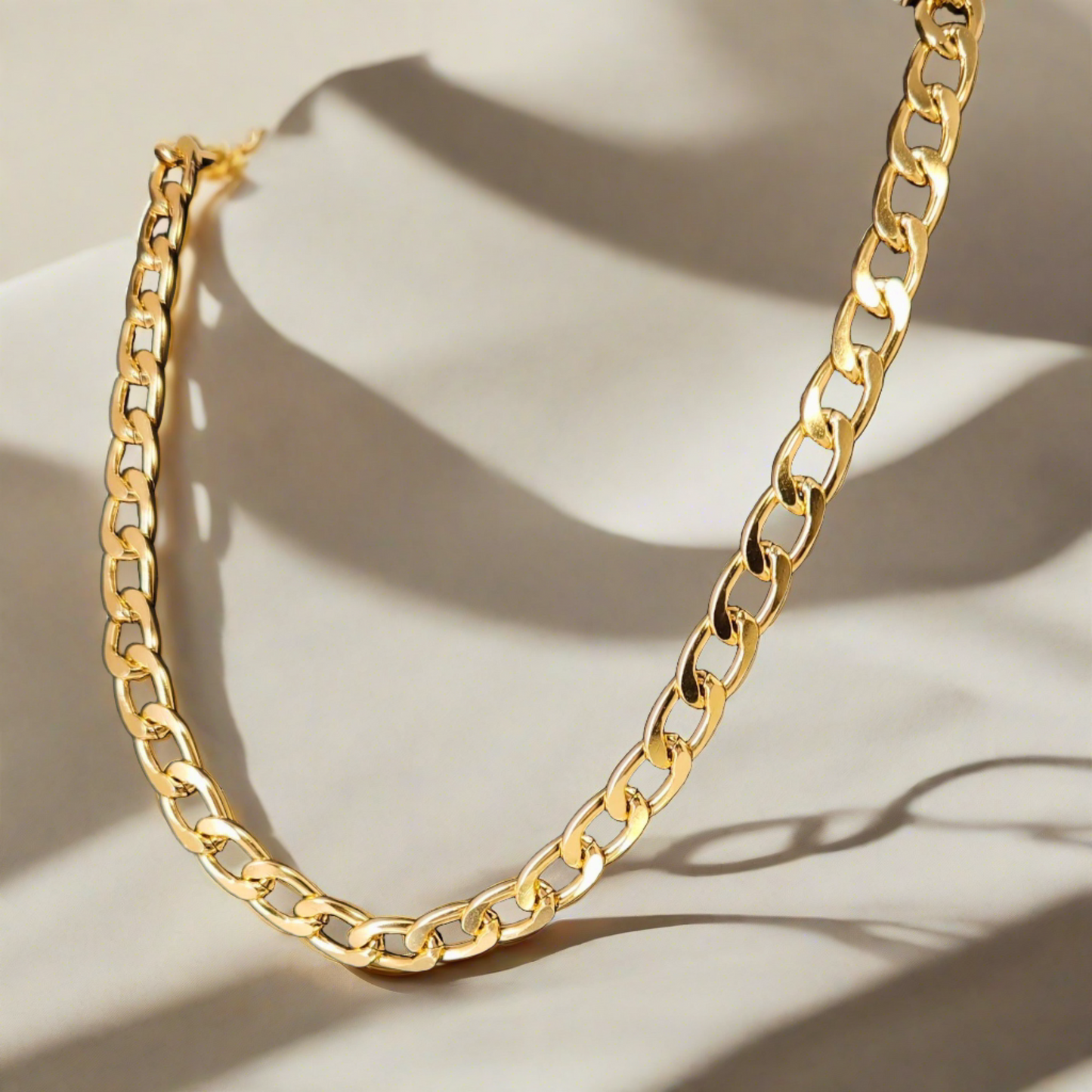 Chic Curb Chain with Magnetic Clasp